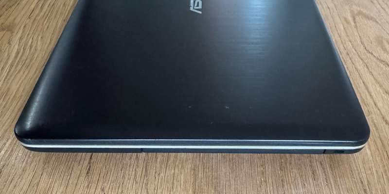 Asus VivoBook F540L 15.6", Intel Core i3-5500U 2.00GHz, 4GB RAM, 500GB HDD, PLEASE READ!!!