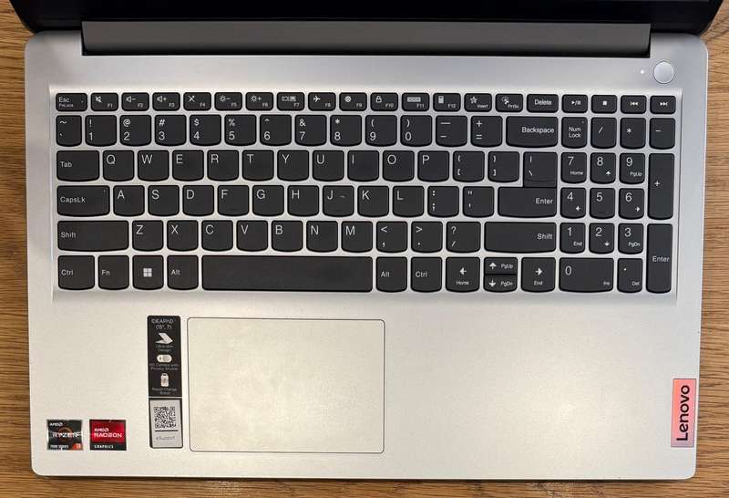 Lenovo IdeaPad 1 15.6", AMD Ryzen 3 7320U 2.40Ghz, 8GB RAM, 256GB SSD, GOOD CONDITION!!!