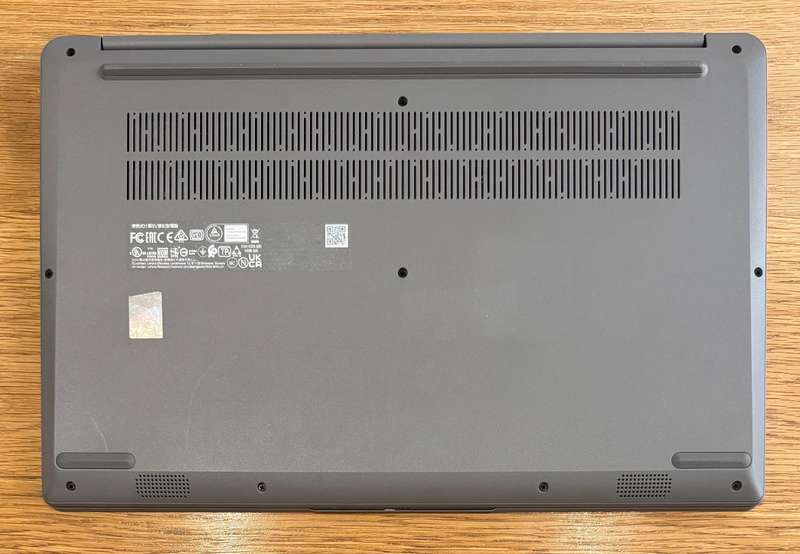 Lenovo IdeaPad 1 15.6", AMD Ryzen 3 7320U 2.40Ghz, 8GB RAM, 256GB SSD, GOOD CONDITION!!!