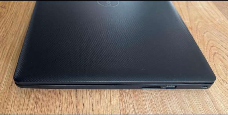 Dell Vostro 3590 15.6", Intel Core i5-10210U 1.60Ghz, 8GB RAM, 500GB SSD, GOOD CONDITION!!!