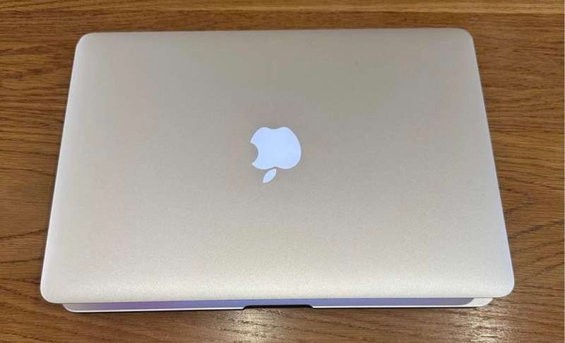 MacBook Air 13 inch 2017 1.8GHz i5 8GB RAM 128GB SSD NEW BATTERY, EXCELLENT CONDITION