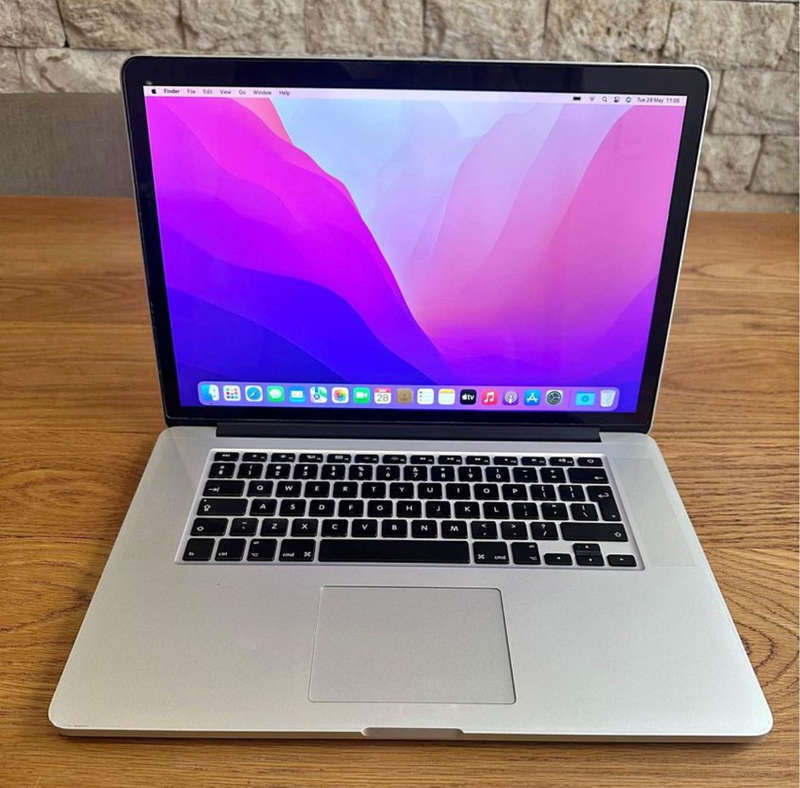 Apple MacBook Pro 15" Retina Mid 2015, Intel Core i7, 128gb SSD, 16gb Ram, 2.5GHz