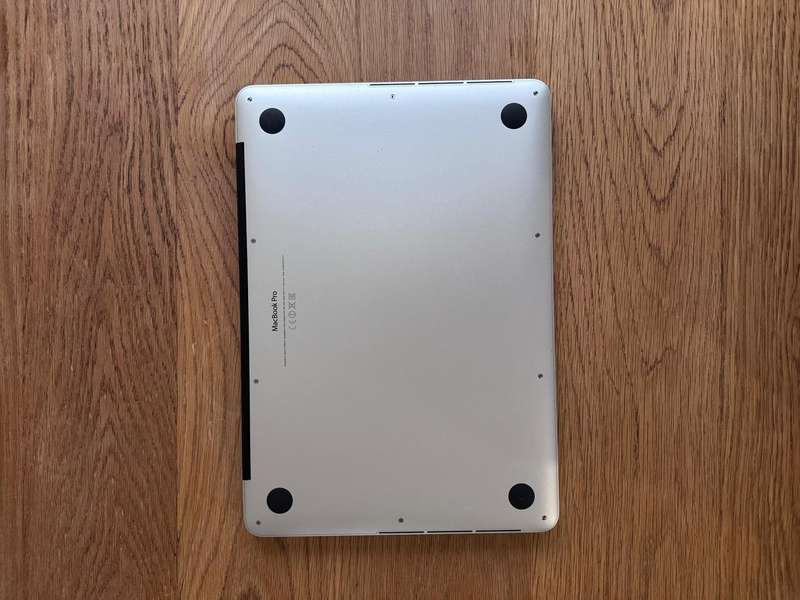 MACBOOK PRO 13` RETINA EARLY 2015, INTEL CORE i5, 256GB SSD, 8GB RAM, 2.7GHZ NEW BATTERY!!!