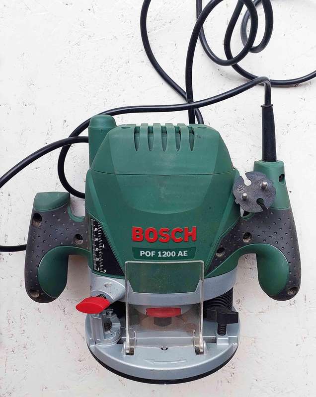 Bosch Router POF 1200 AE  060326A100