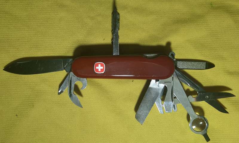 Swiss Army Knife . Wenger Motorist is a six-layer 85mm model see pictures for condition