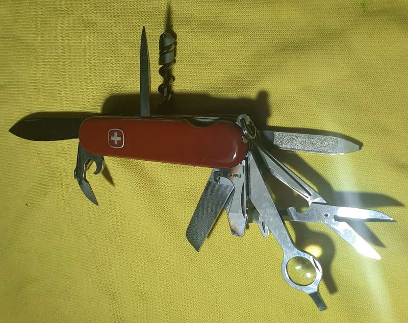 Swiss Army Knife . Wenger Motorist is a six-layer 85mm model see pictures for condition