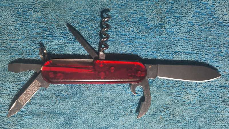 Swiss Army Knife Wenger Commander Translucent Scales condition as per pictures