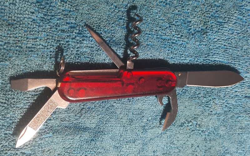 Swiss Army Knife Wenger Commander Translucent Scales condition as per pictures