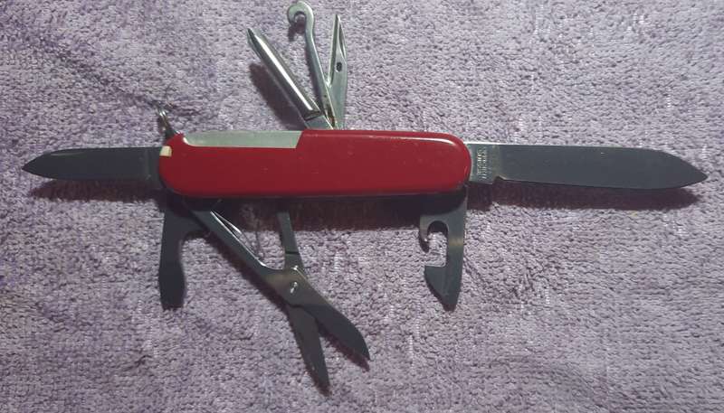 Victorinox - Super Tinker with Red Scales