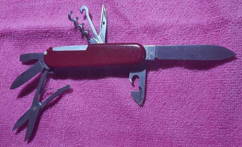 Victorinox Swiss Army Knife -   (Climber ) Traveler  Red Scales no keyring early 1980 s grooved