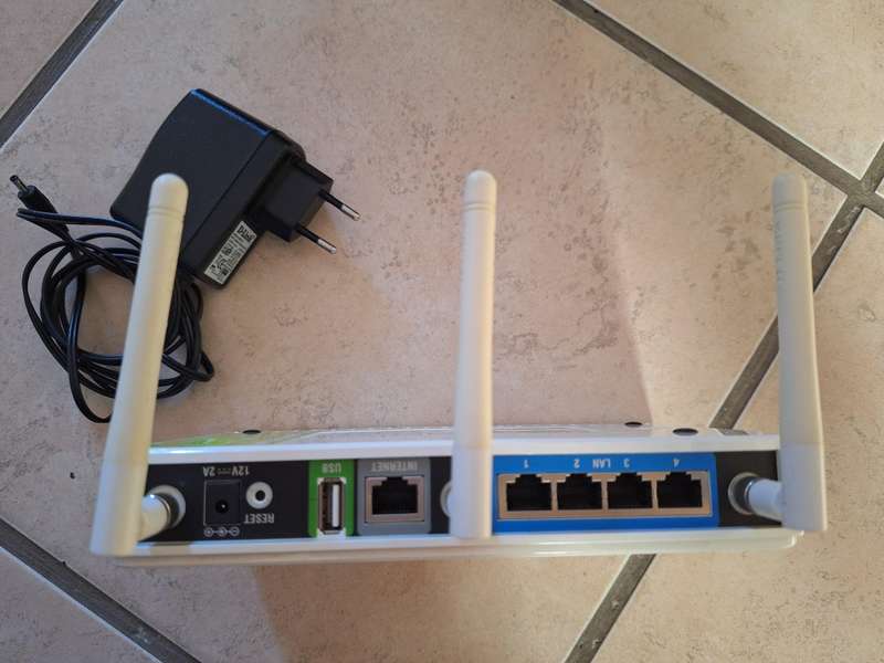D-Link DIR-655 Wireless Gigabit Router