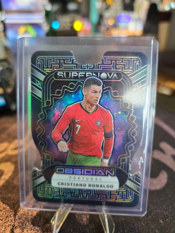 2023 Panini Obsidian Christiano Ronaldo Supernova 018/120