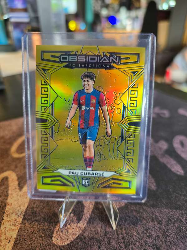 2023-24 Panini Obsidian Pau Cubarsi Rookie 10/10 Barcelona
