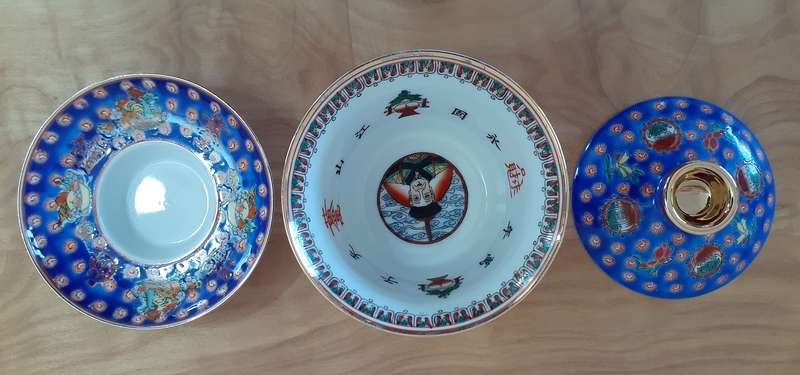 Beautiful Chinese 3-Piece Jingdezhen Porcelain Tea Bowl, Lid and Saucer