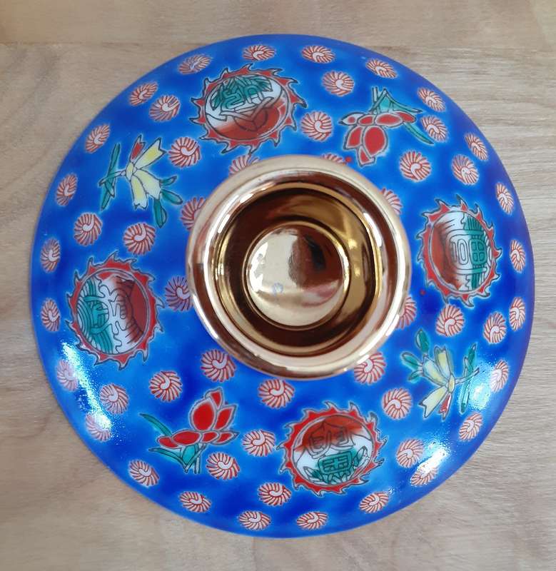 Beautiful Chinese 3-Piece Jingdezhen Porcelain Tea Bowl, Lid and Saucer