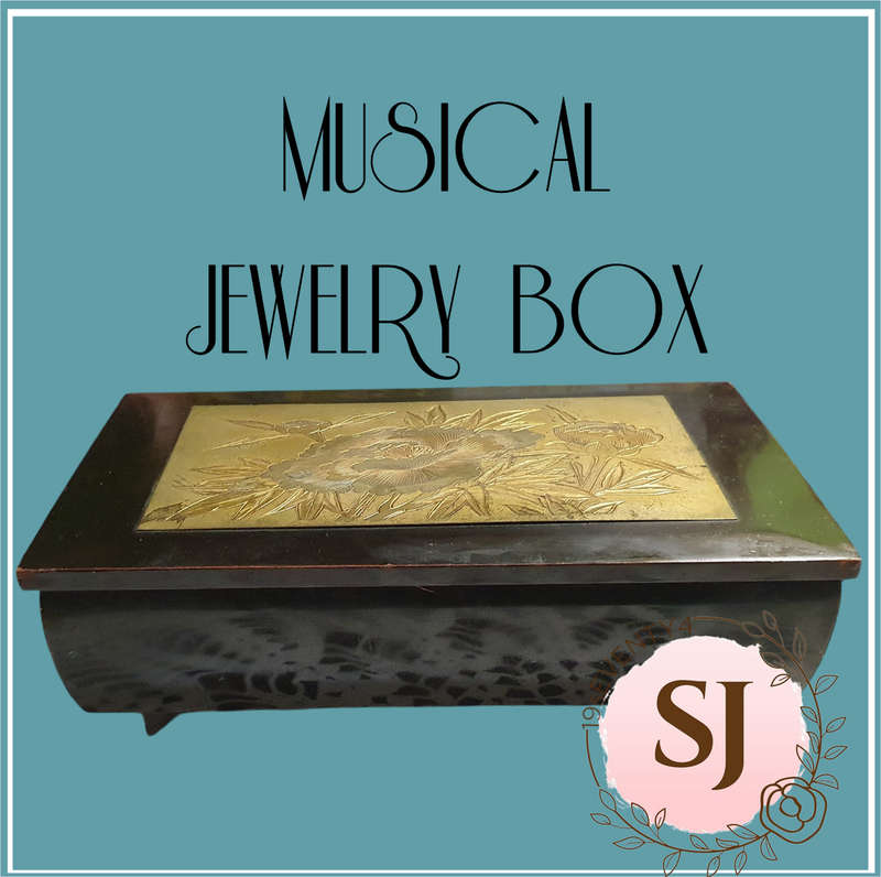 Japanese Jewelry Box  (1940-1970)