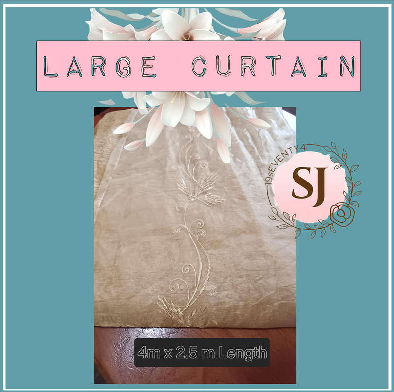 Large Gold Color Curtain  4m Wide x 2.5m Drop  Very Good Condition