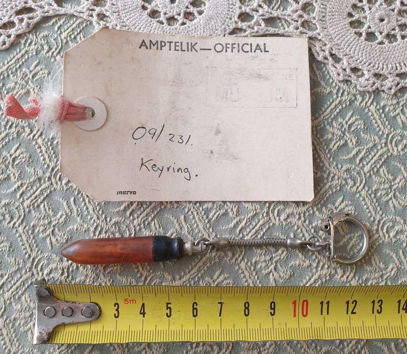 VINTAGE KEYRING | LOOK AT ALL THE PHOTOS PLEASE |