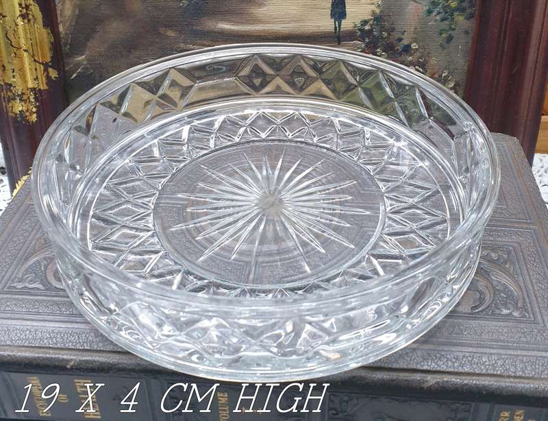 HEAVY ROUND GLASS BOWL