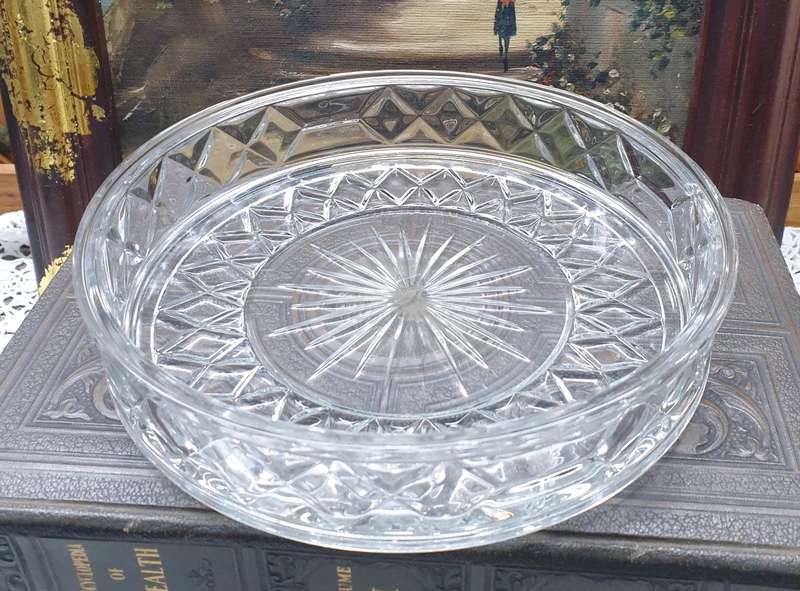 HEAVY ROUND GLASS BOWL