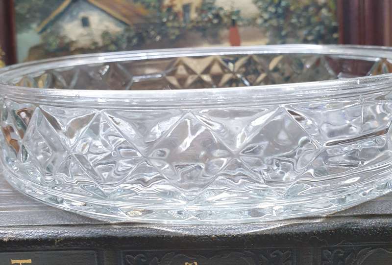 HEAVY ROUND GLASS BOWL