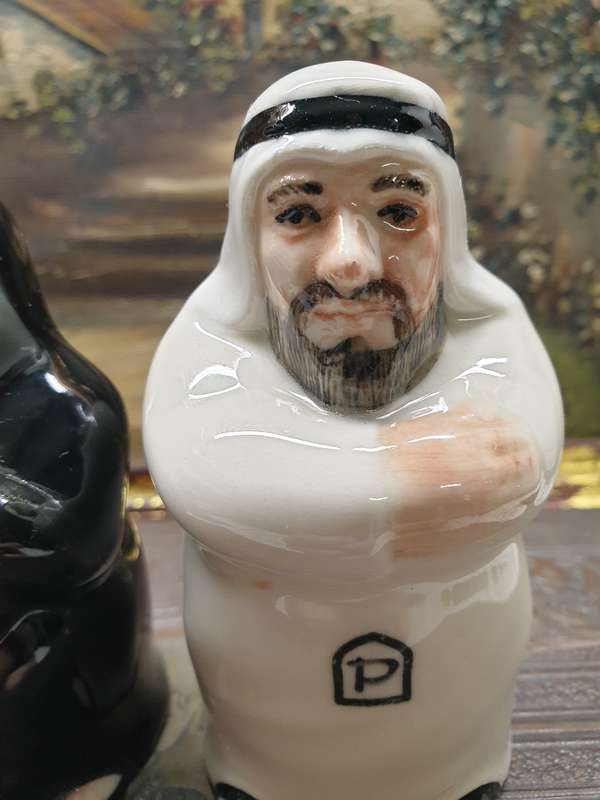 Al Jaber Arab Man And Lady Salt and Pepper Pots Gift Souvenir Set