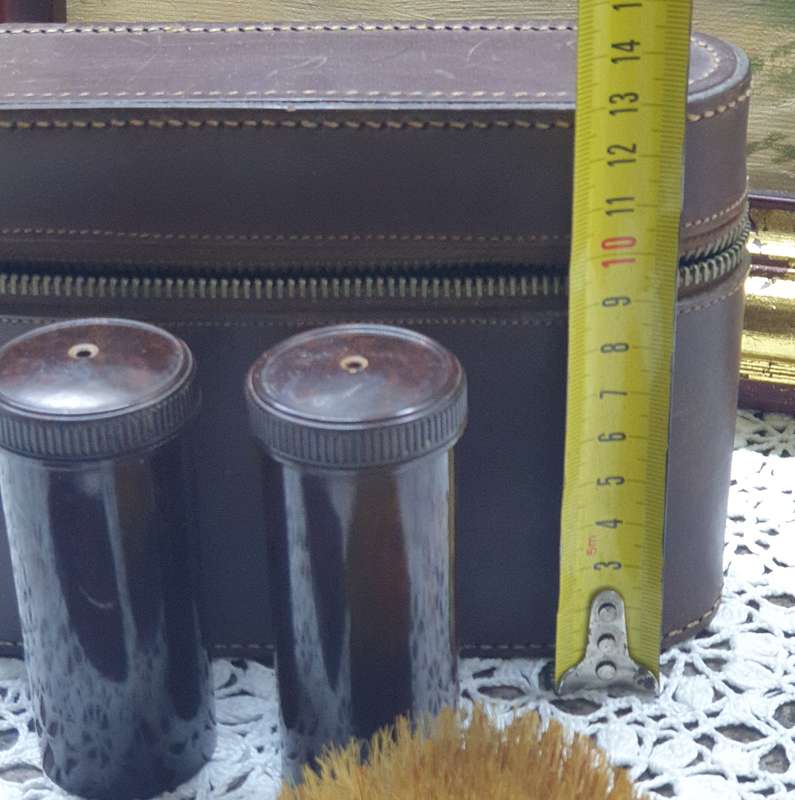 VINTAGE GROOMING SET