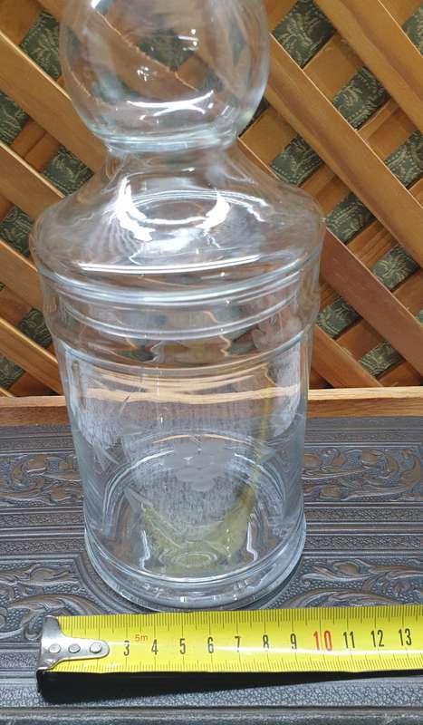 GLASS JAR WITH LID
