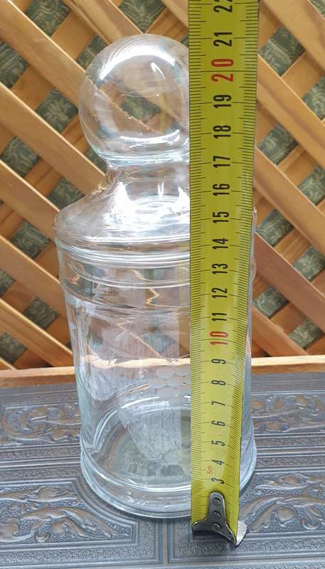 GLASS JAR WITH LID