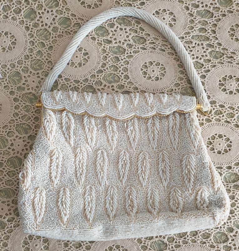 VINTAGE HANDBAG | LOOK AT PHOTOS PLEASE |