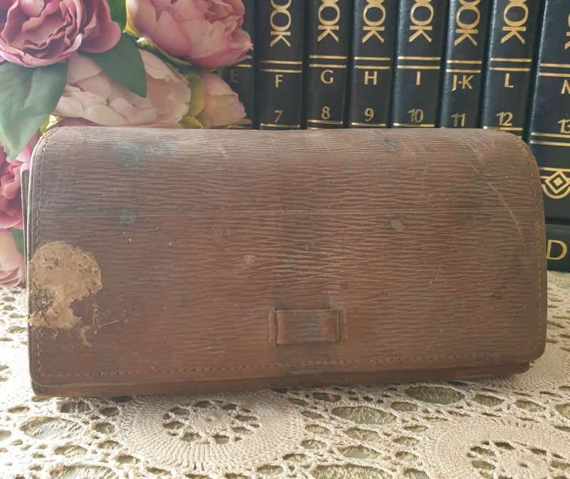 Late 19th C. Medicine Vials Kit Medical Doctor Apothecary Case W/contents | 1890-1930 |