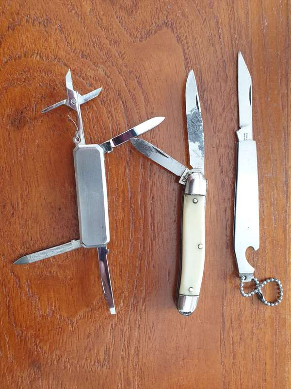 Vintage Ranger Ultra Honed 2 Blade Folding Pocket and 2 freebee's
