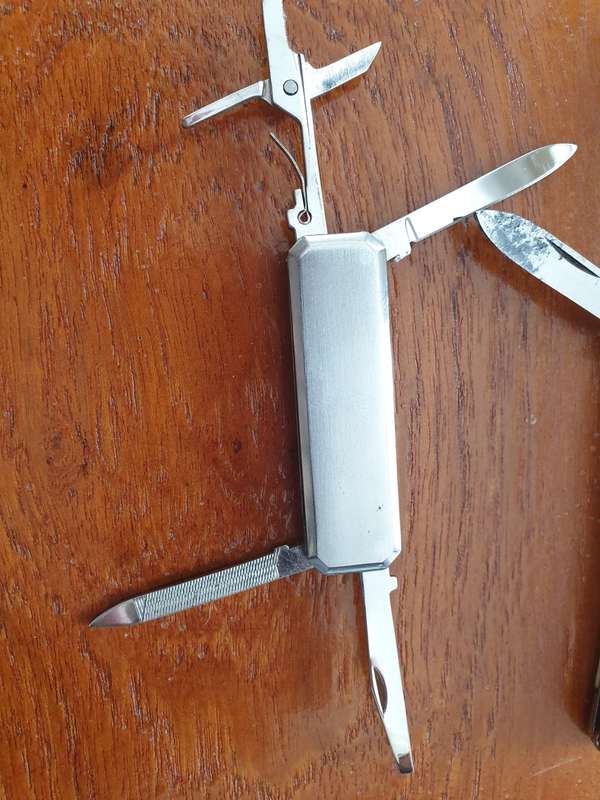 Vintage Ranger Ultra Honed 2 Blade Folding Pocket and 2 freebee's