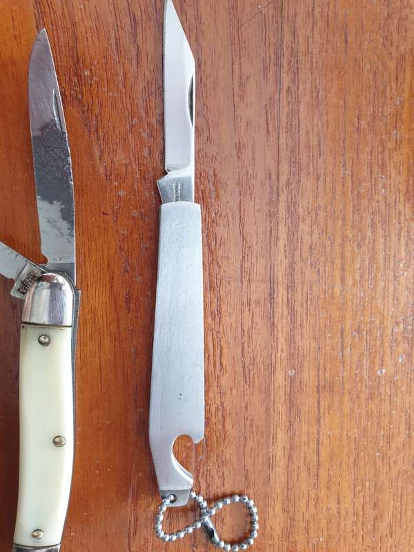 Vintage Ranger Ultra Honed 2 Blade Folding Pocket and 2 freebee's