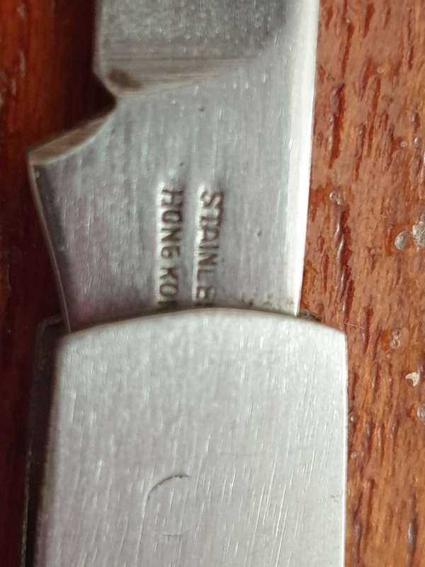 Vintage Ranger Ultra Honed 2 Blade Folding Pocket and 2 freebee's