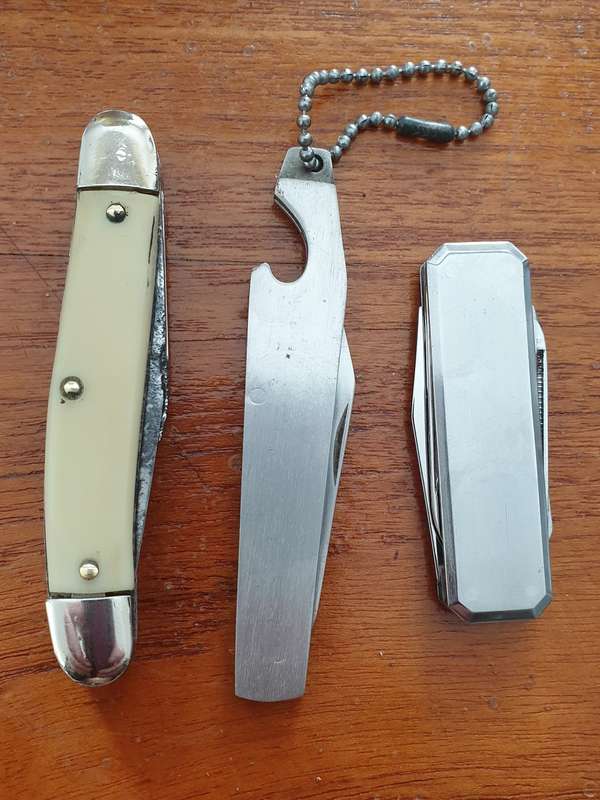 Vintage Ranger Ultra Honed 2 Blade Folding Pocket and 2 freebee's