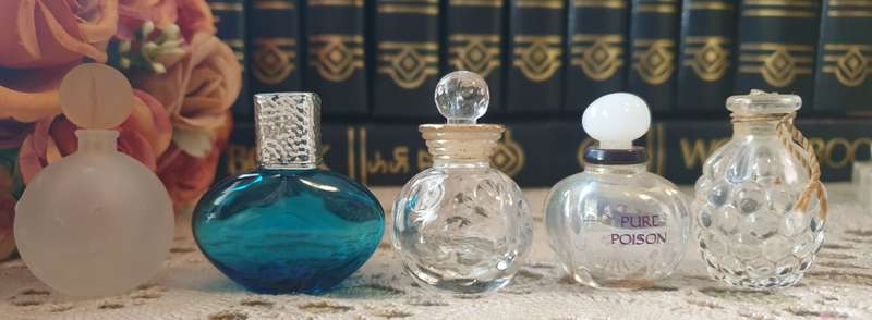 5 mini perfume bottles