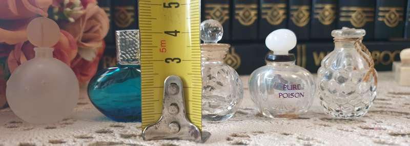 5 mini perfume bottles