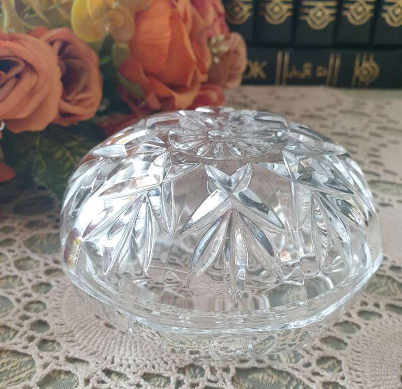 SMALL GLASS TRINKET BOWL WITH LID