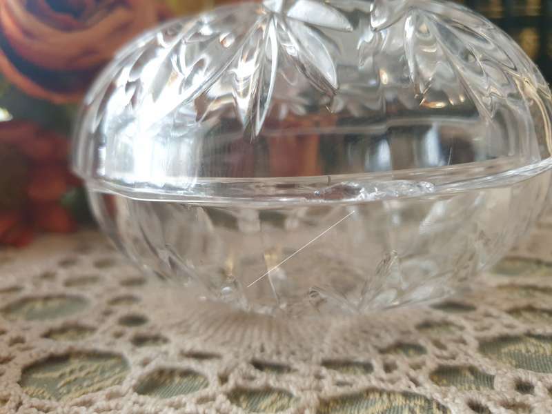 SMALL GLASS TRINKET BOWL WITH LID