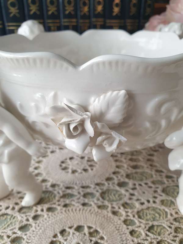 White Italian Continental blanc de Chine center bowl depicting four putti Cherubs + Small Vase