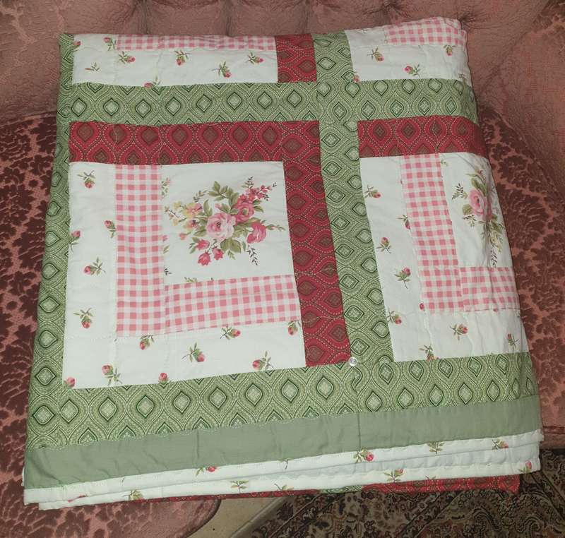 CUSTOM-MADE HAND MADE QUILT