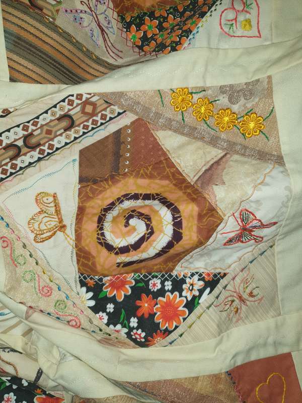 CUSTOM-MADE HAND MADE QUILT