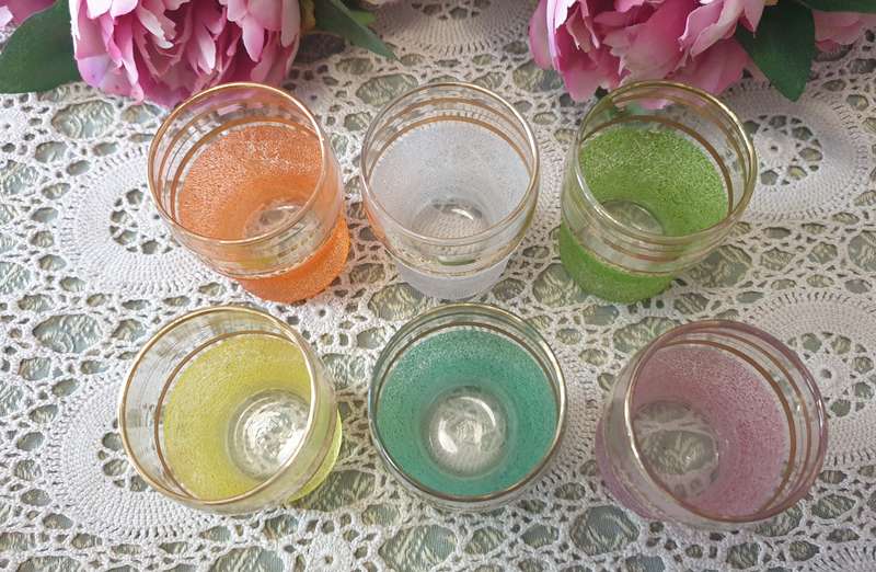 6 VTG Rainbow colour frosted glasses /22carat gold rims | England |