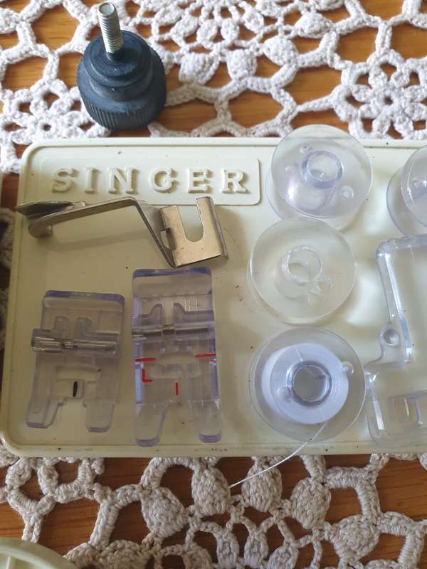 SINGER SEWING ACCESORIES