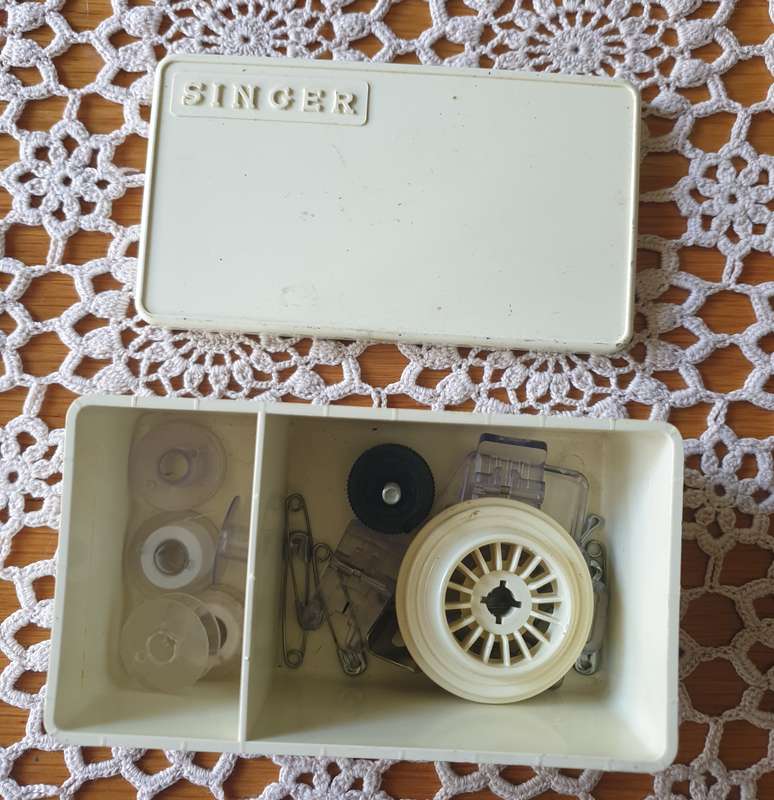 SINGER SEWING ACCESORIES