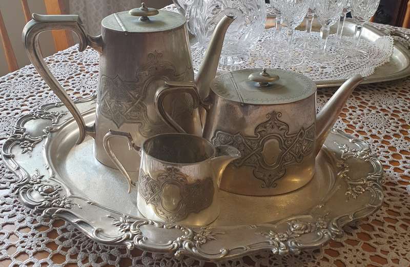 VINTAGE SILVER PLATED SET WITH TRAY | NEEDS A GOOD CLEAN |