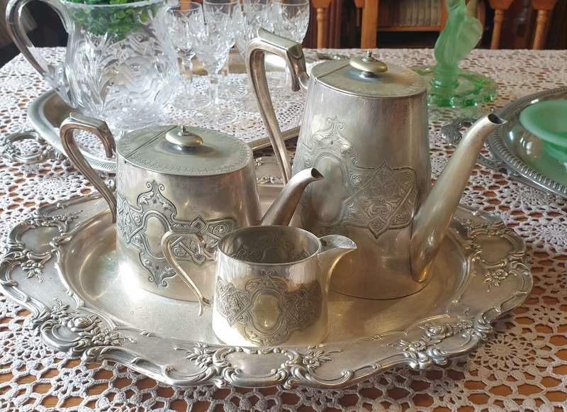 VINTAGE SILVER PLATED SET WITH TRAY | NEEDS A GOOD CLEAN |
