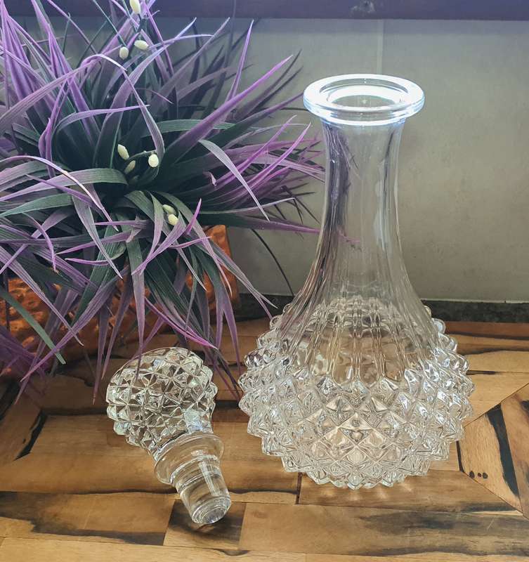 GLASS DECANTER AND TUMBLERS