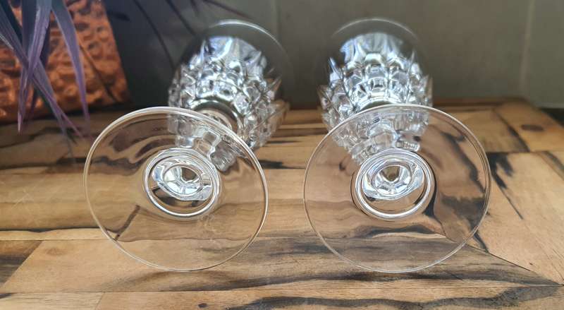 SET OF SMALL GLASSES
